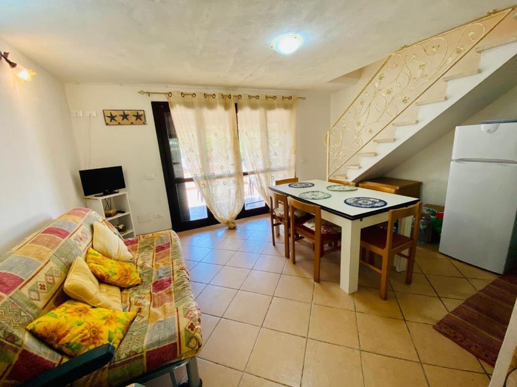 Appartamento I Geranei Centro San Teodoro  Exterior foto